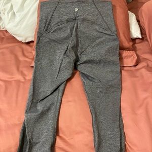 Grey Lululemon cropped leggings